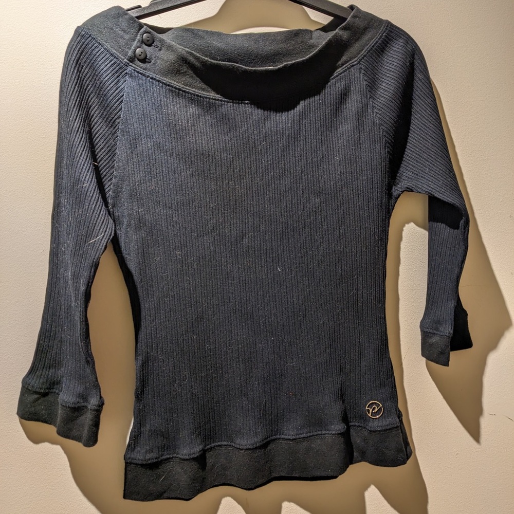 Plains & prints black top size large fits like a size small